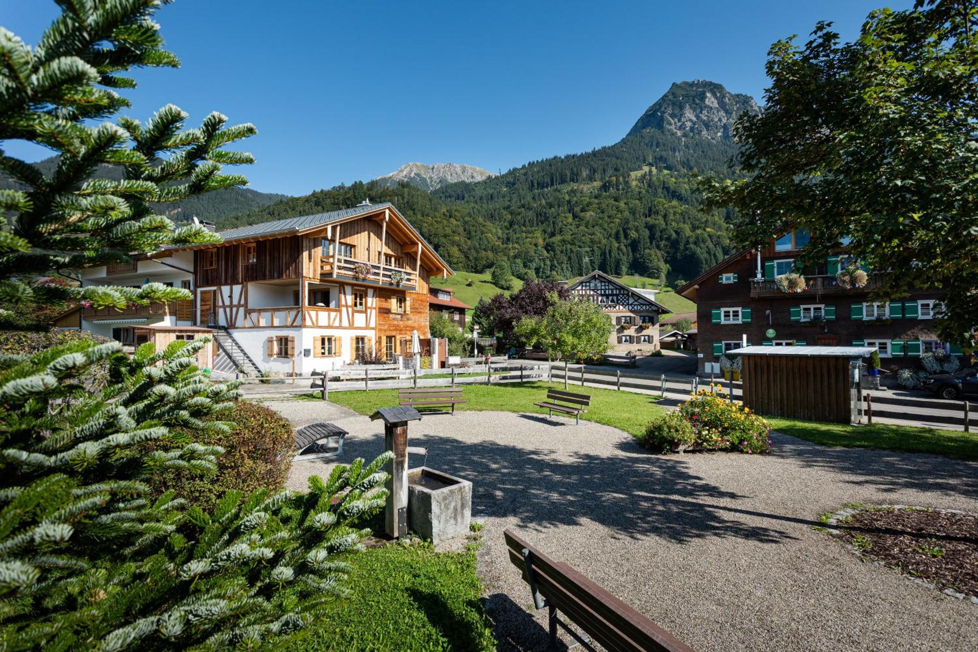 Viktoria Family Wellness Retreat with Village Square Views Oberstdorf Exterior photo